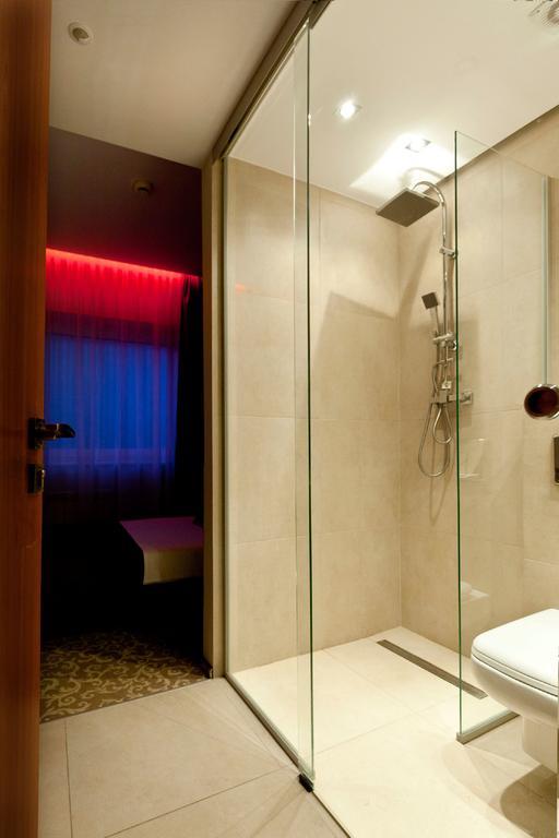 Nu Hotel Лодз Екстериор снимка